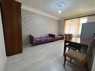 2 otaqlı köhnə tikili