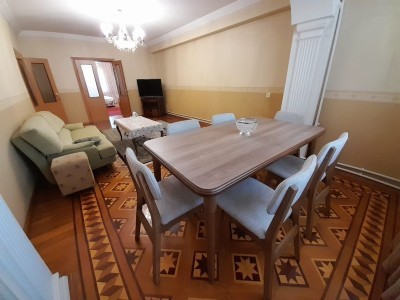 3 otaqlı köhnə tikili