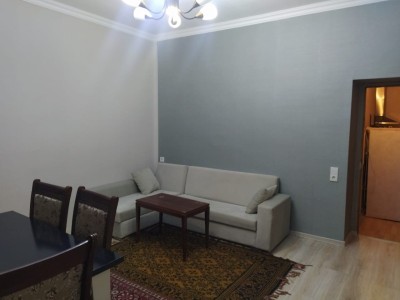 2 otaqlı köhnə tikili
