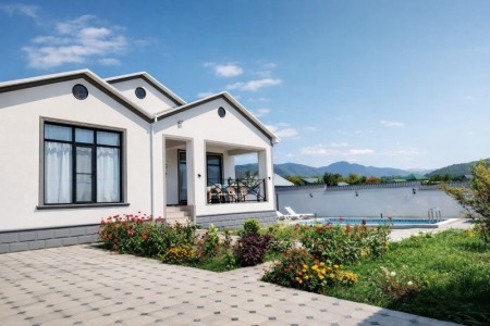 5 sqft həyət / bağ evi