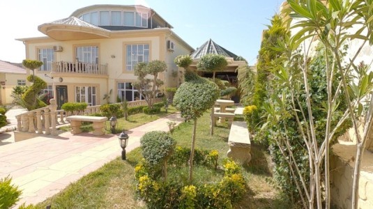 8 sot həyət / bağ evi