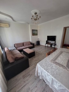 3 otaqlı köhnə tikili