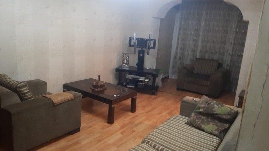 2 otaqlı köhnə tikili