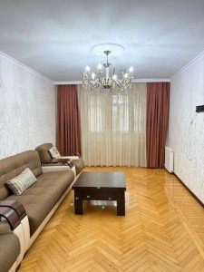3 otaqlı köhnə tikili