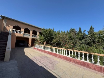 8 sqft həyət / bağ evi