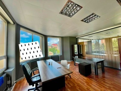 80 m² ofis