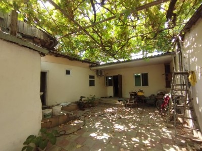2 sqft həyət / bağ evi