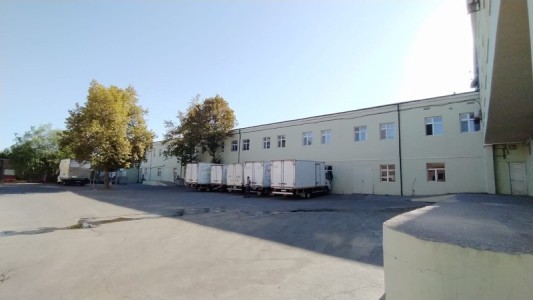 1200 m² obyekt