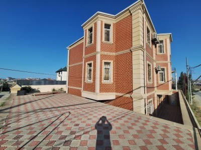 9 sot həyət / bağ evi