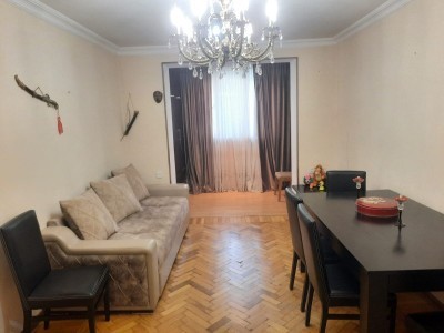 2 otaqlı köhnə tikili