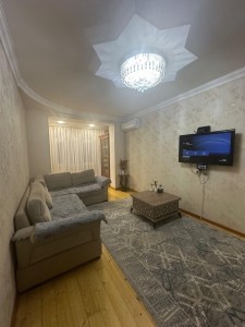 4 otaqlı köhnə tikili