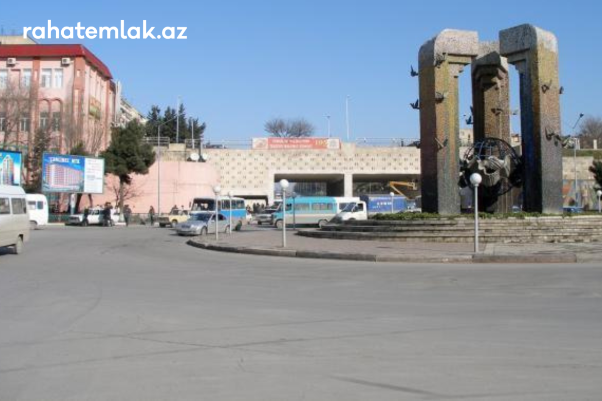 Neftçilər metrosu ərazisində Kirayə ev axtaranlar və Ev almaq istəyənlər bu xəbəri qaçırmayın.